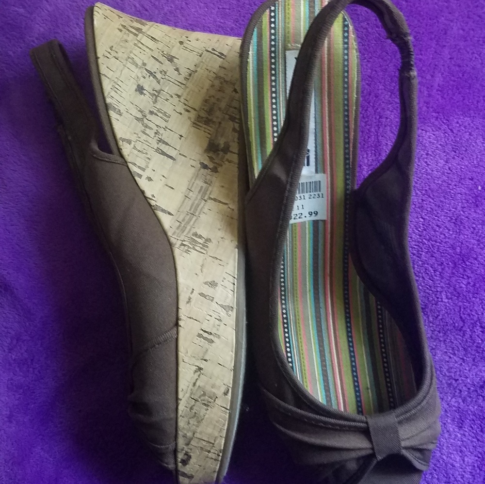 Platform shoes - Picture 2 of 2